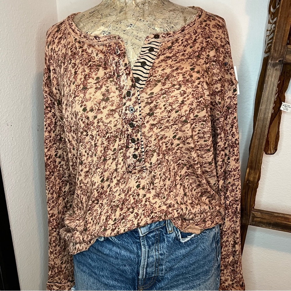 We The Free Girl Meets Boy Henley Size M - Picture 4 of 15